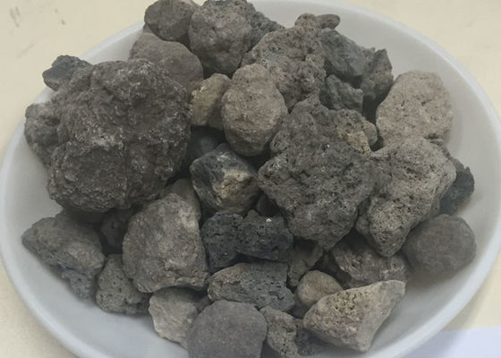 MgO 2.0%Max a aggloméré les matières premières de sidérurgie de flux de récipient de distribution d'aluminate de calcium